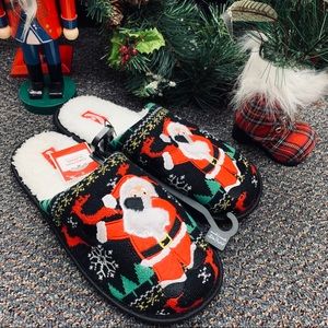 Dabbing Santa 🎅🏾 Slippers